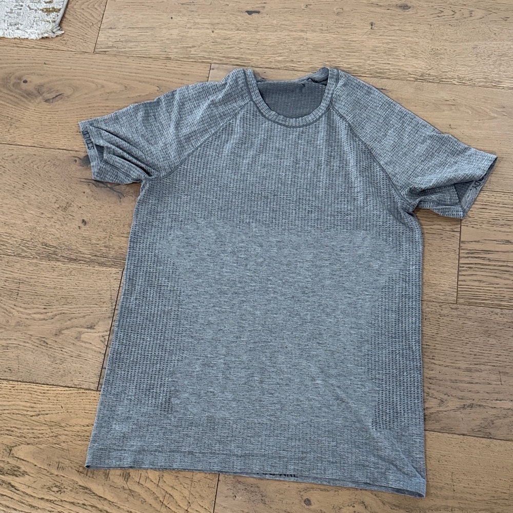 Men's Medium lululemon Gray T-Shirt